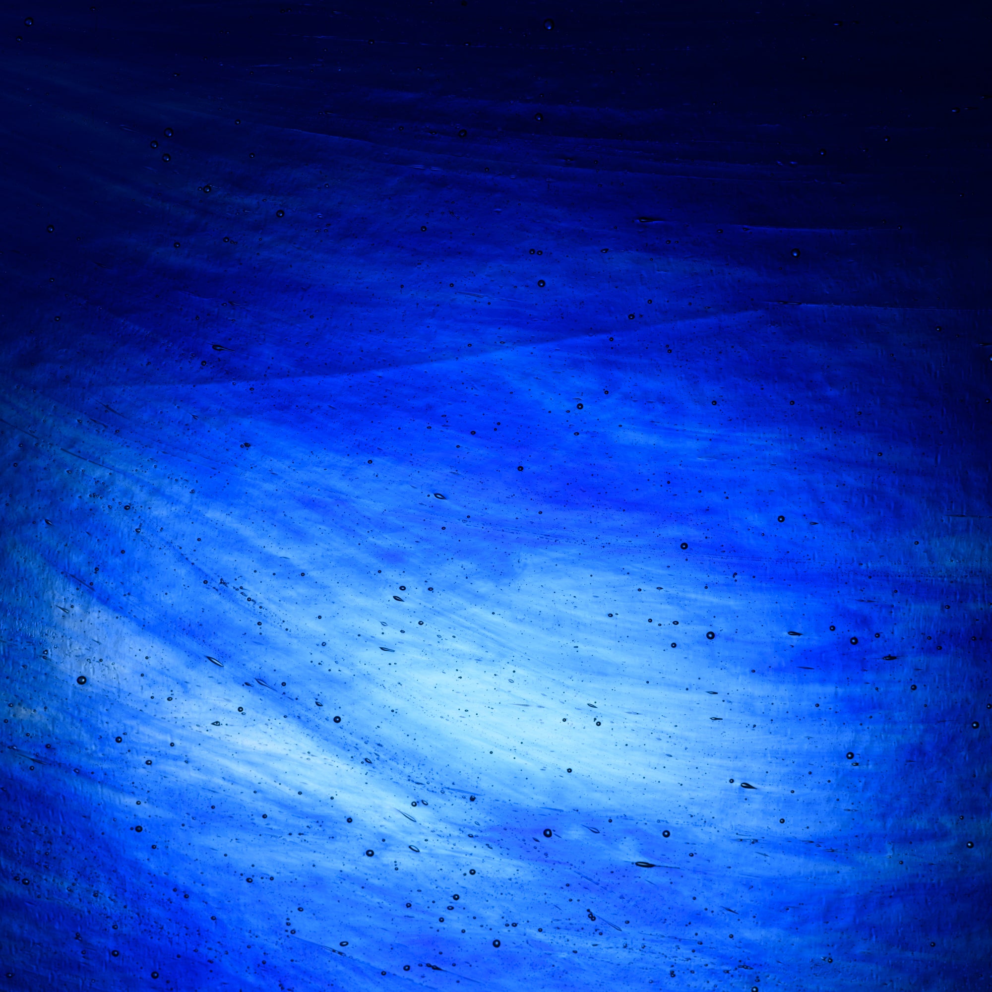 WI118LL Cobalt Blue, Clear Streaky