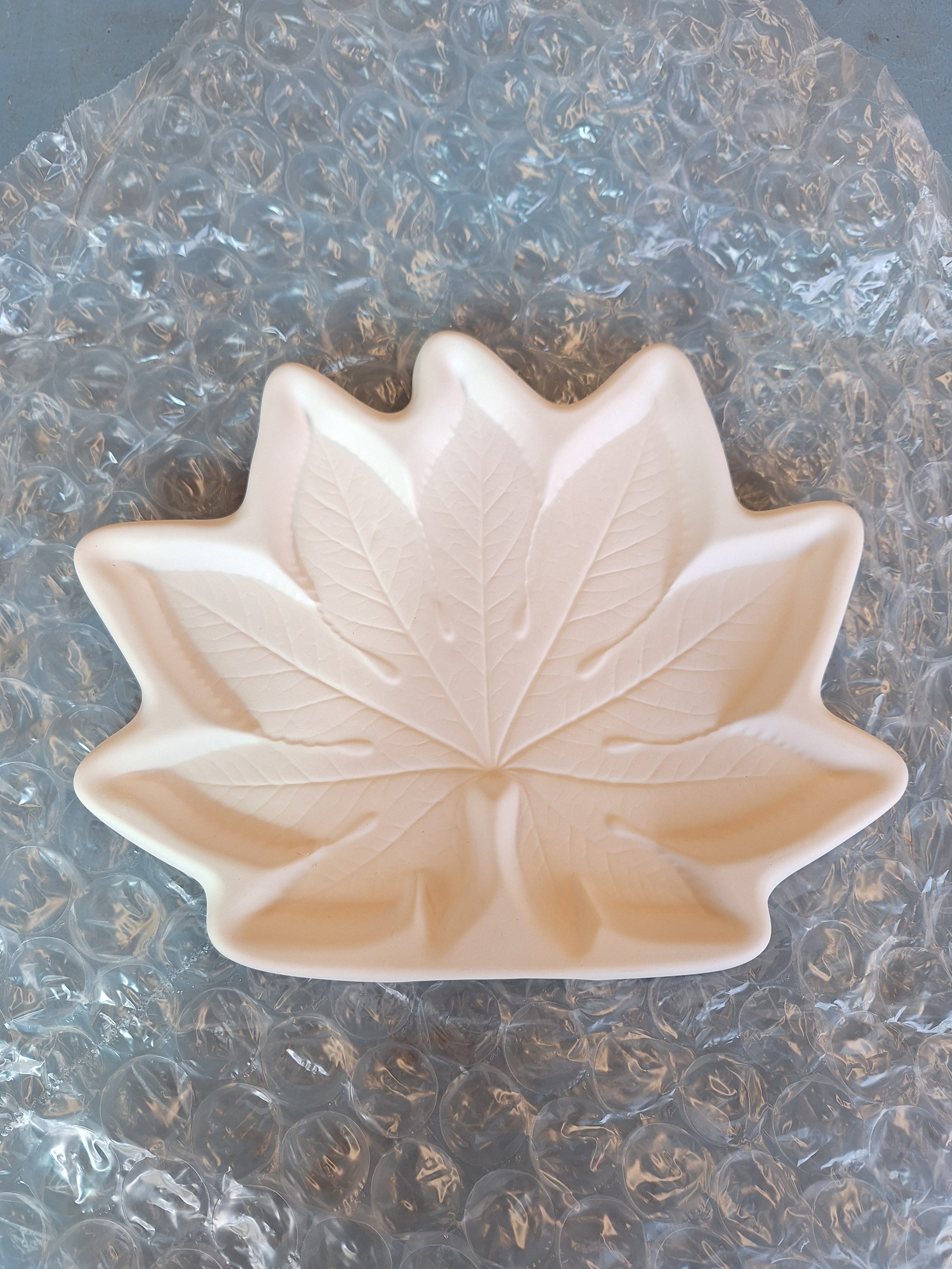 Aralia Leaf 12" x 10" Mold (Used)