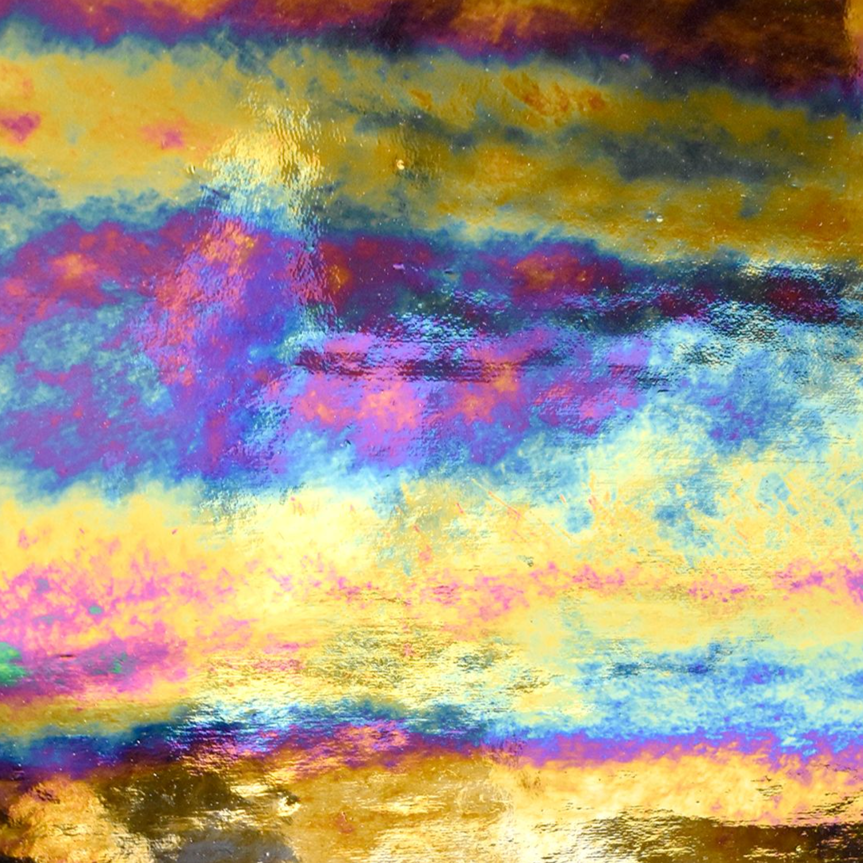 9602LUMF Black Luminescent Irid Fusible COE96