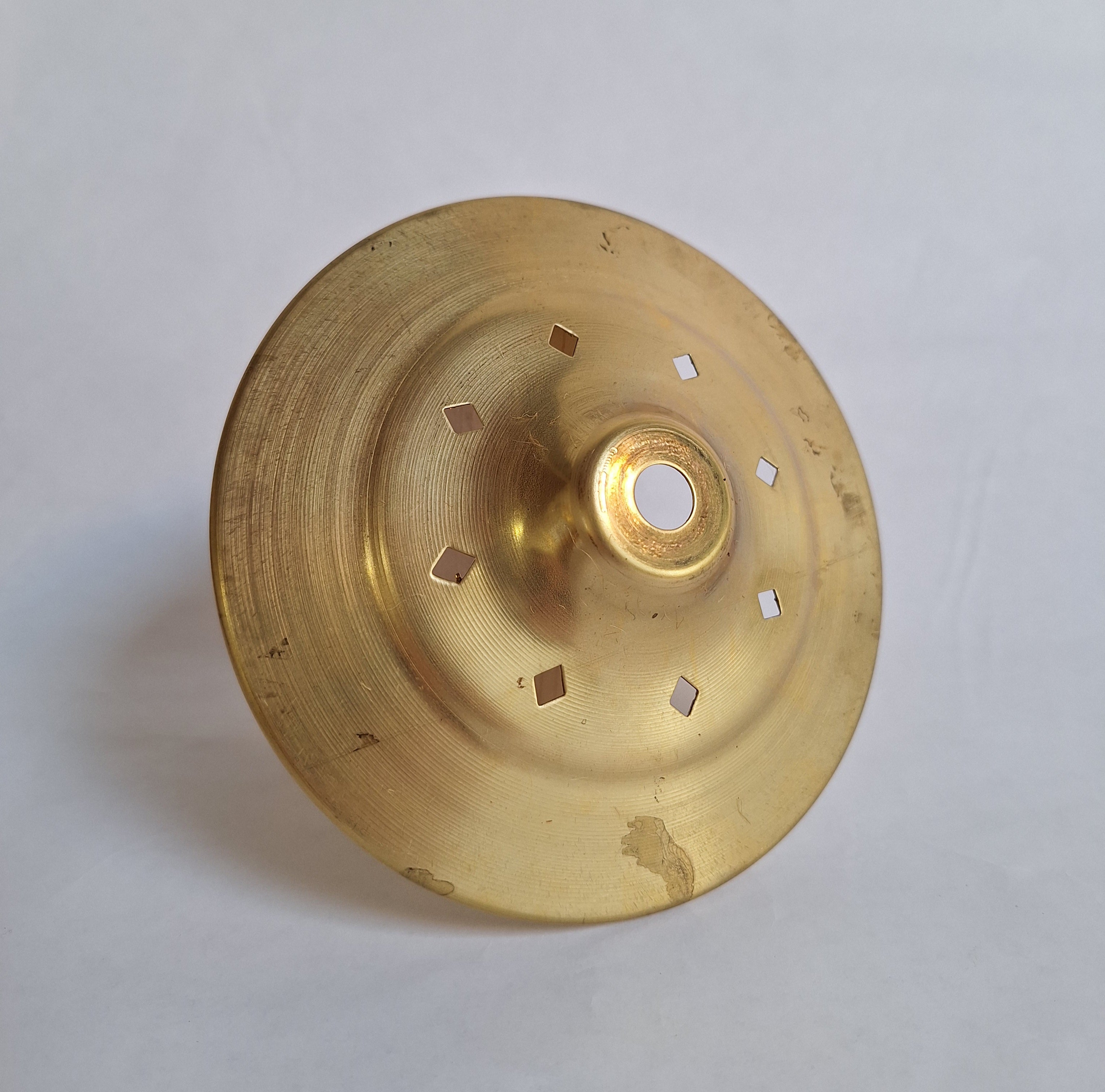 Vented Lamp Vase Cap 5"