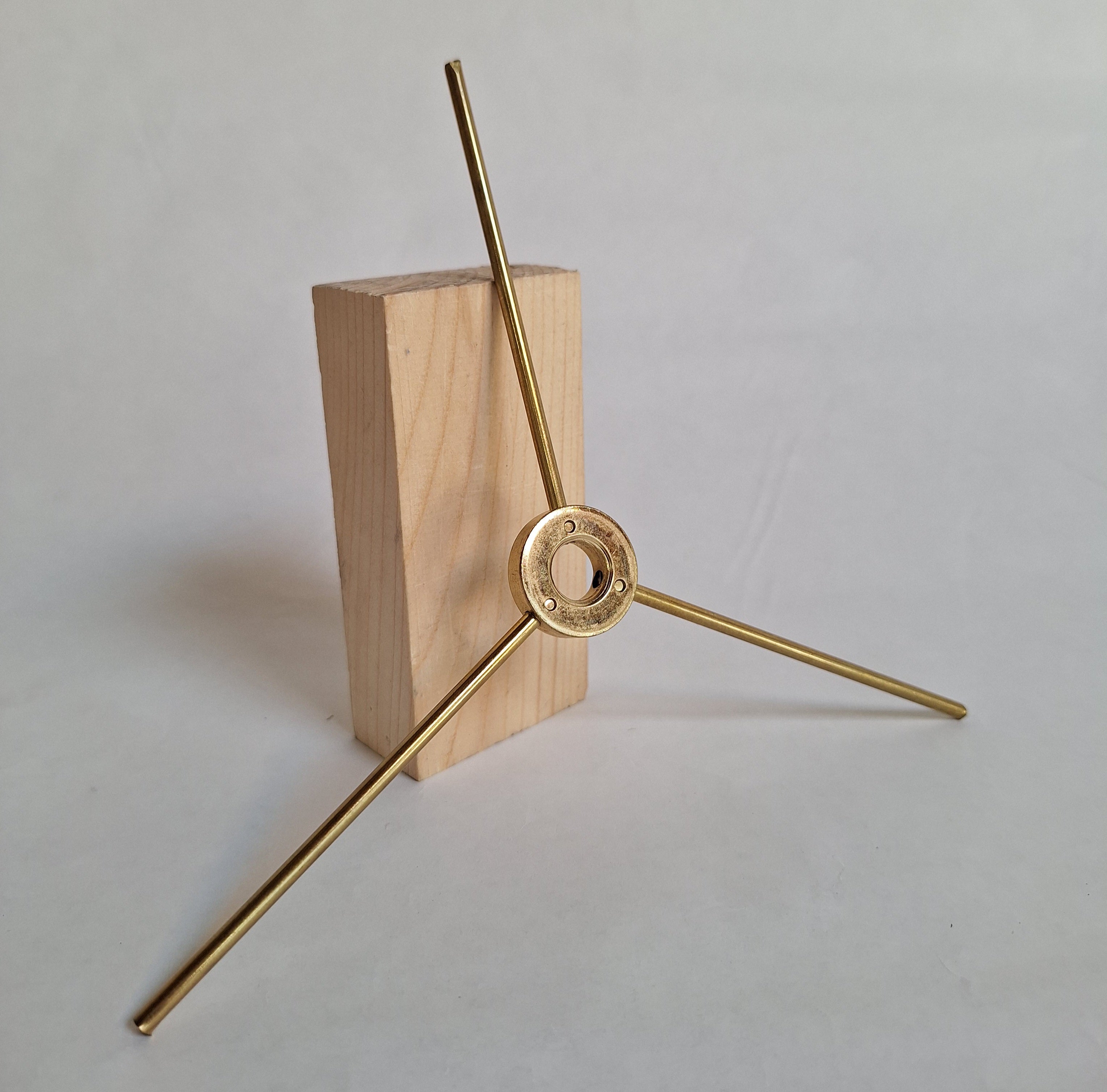 Lamp Spider 3 Way 8" Brass