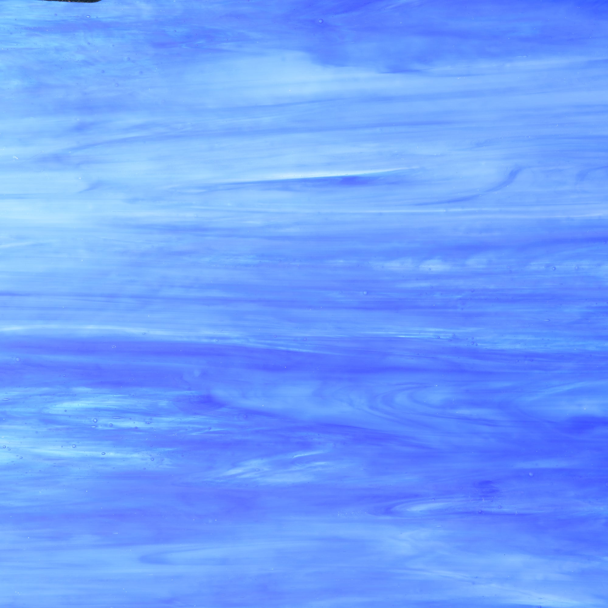 WO118 Cobalt Blue, White Wispy