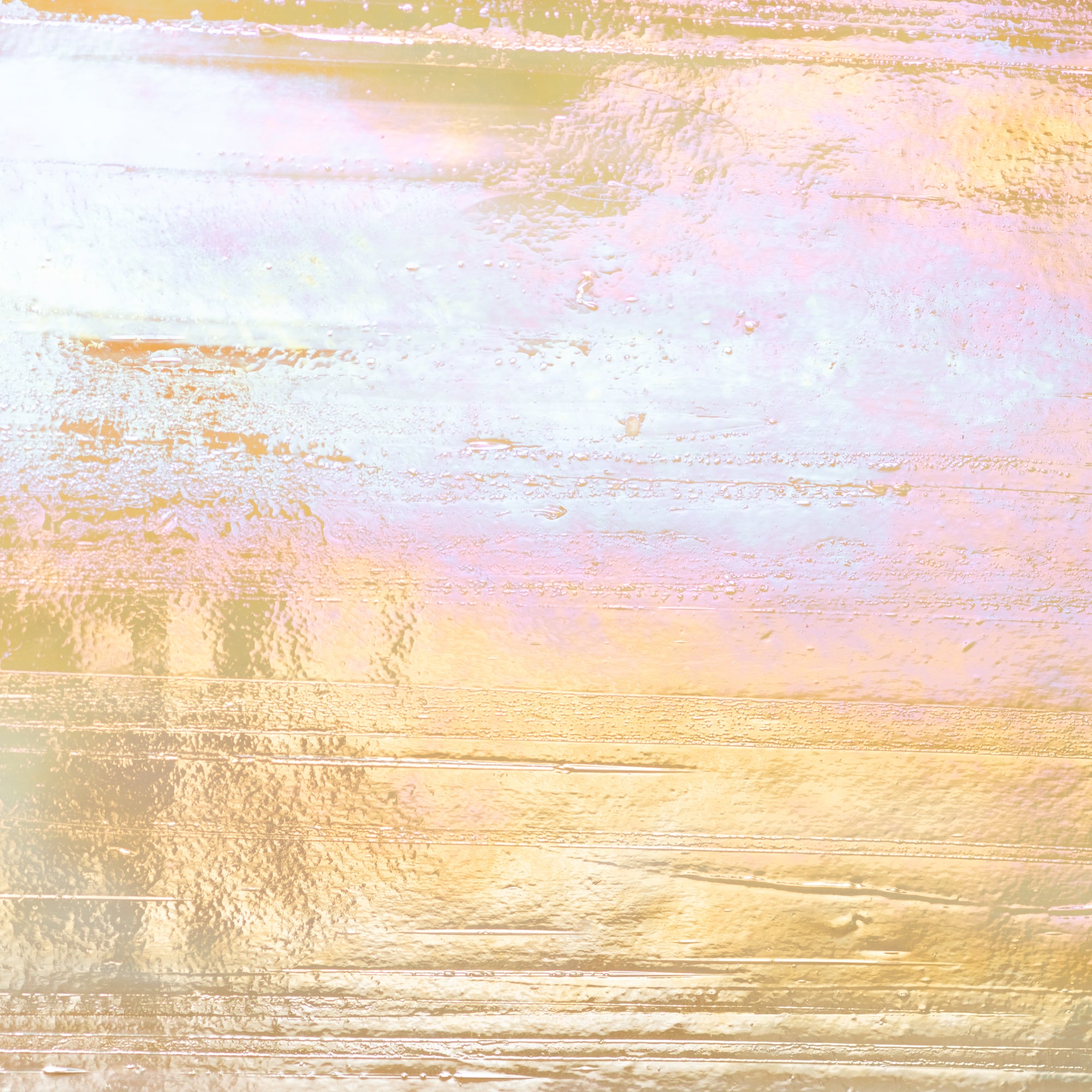 WO58IR Med Amber, White Wispy Iridescent