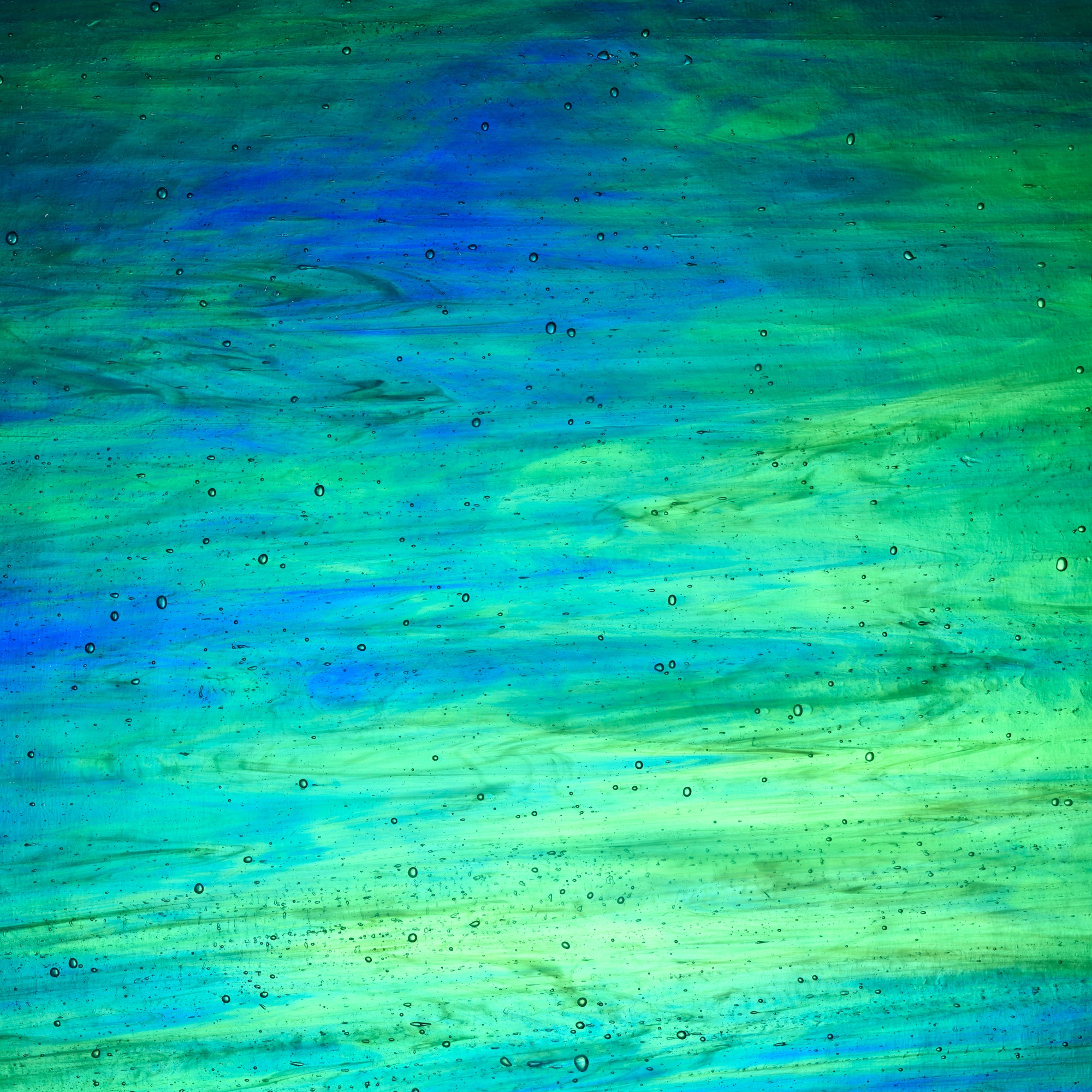 WI WO 702 MY Green, Dk Blue, White Wispy Mystic